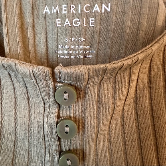 American Eagle Crop Top - Picture 5 of 5